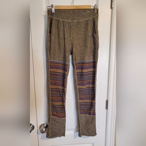 Roots lightweight pant/joggers - size small